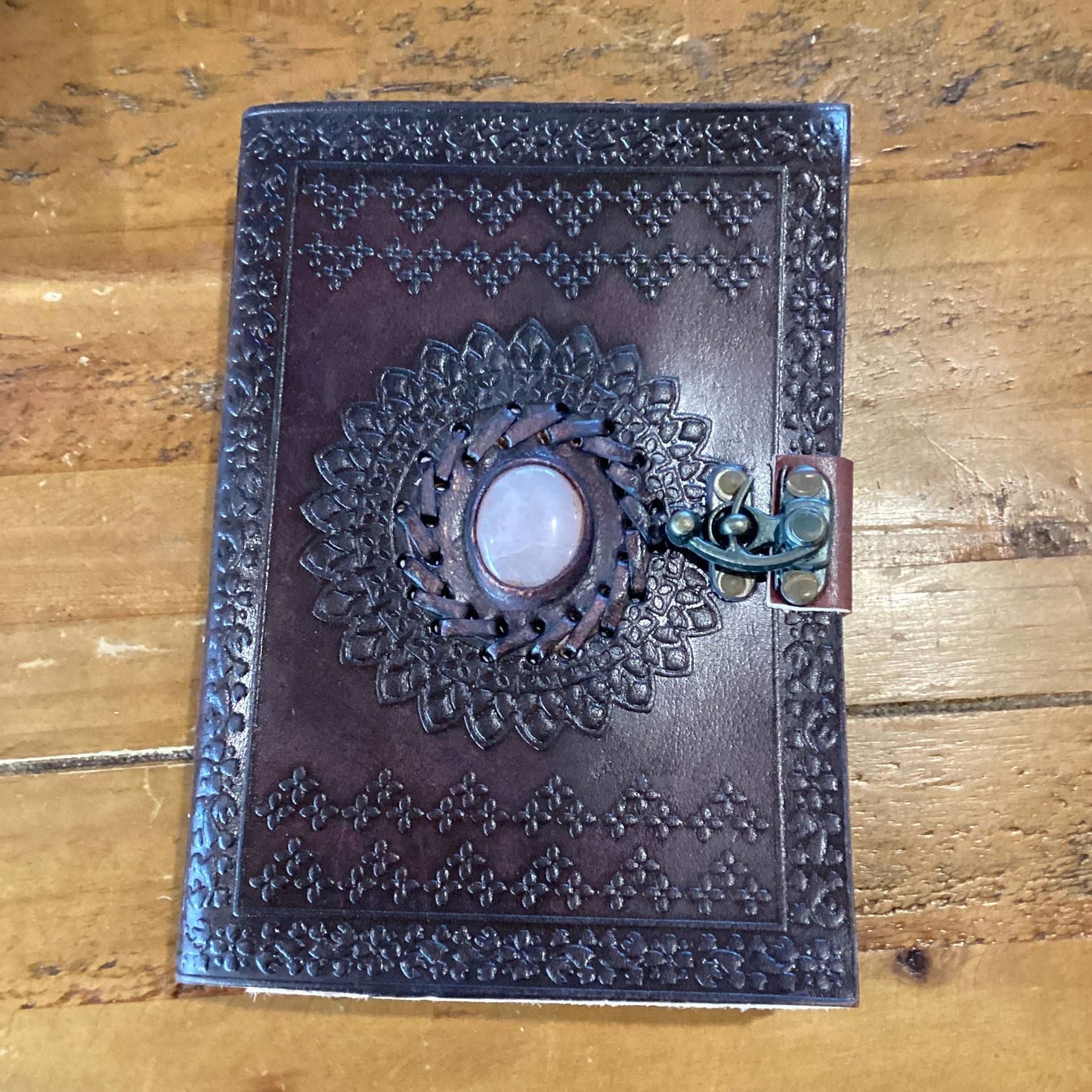 Medium Leather Journal 1 Stone 1 Clasp RQ